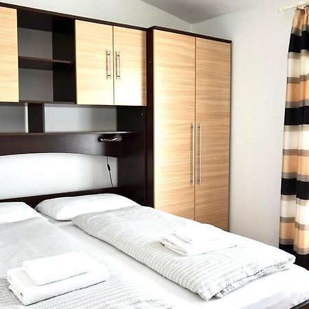 Apartments Maris สตารีกราด-ปาเคลนีซา ภายนอก รูปภาพ