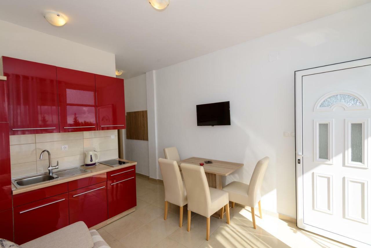Apartments Maris สตารีกราด-ปาเคลนีซา ภายนอก รูปภาพ