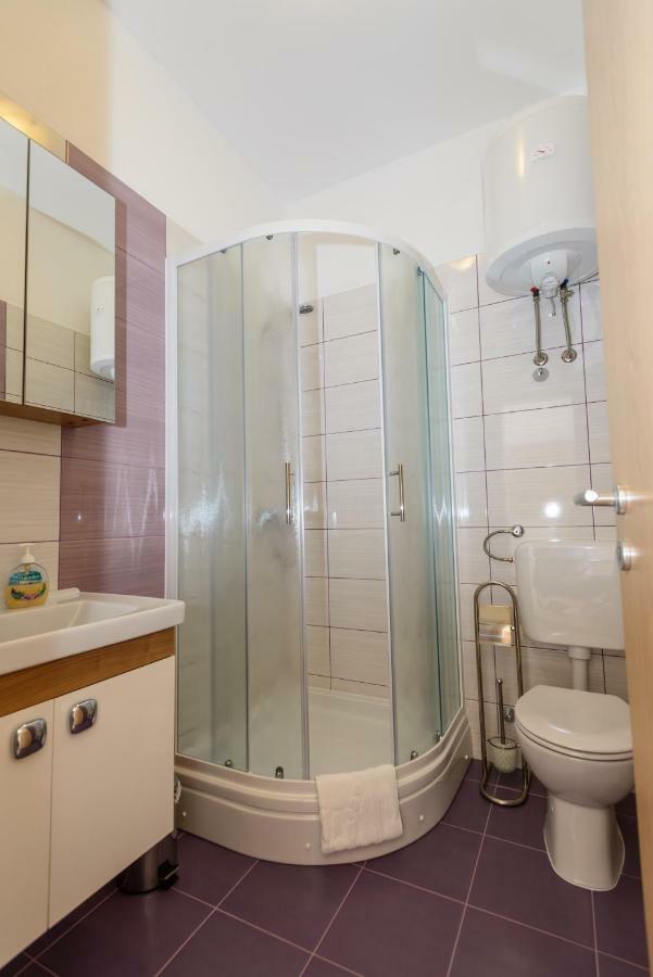 Apartments Maris สตารีกราด-ปาเคลนีซา ภายนอก รูปภาพ