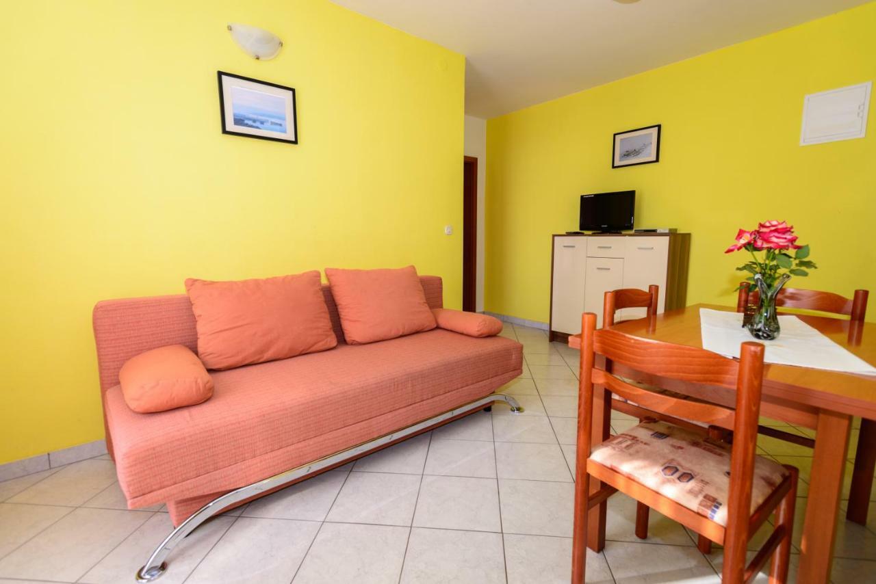 Apartments Maris สตารีกราด-ปาเคลนีซา ภายนอก รูปภาพ